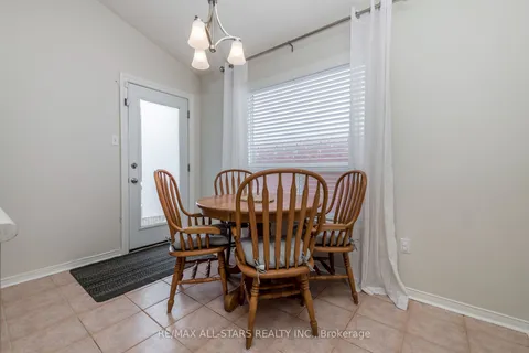 61 Leggott Ave, Barrie, ON L4N 8B7
