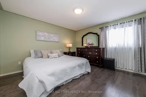 61 Leggott Ave, Barrie, ON L4N 8B7