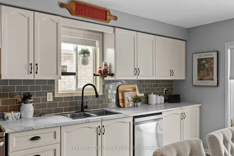 21 RUFFET Dr, Barrie, ON L4N 0P1