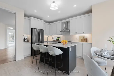 103 Calypso Avenue, Springwater, ON L9X 2C7