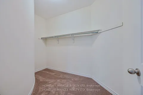 15 Sanford Circle, Springwater, ON L9X 2A8