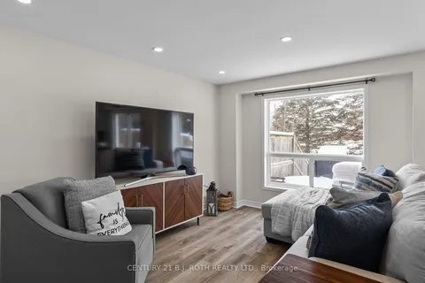38 KENWELL Cres, Barrie, ON L4N 0Z6