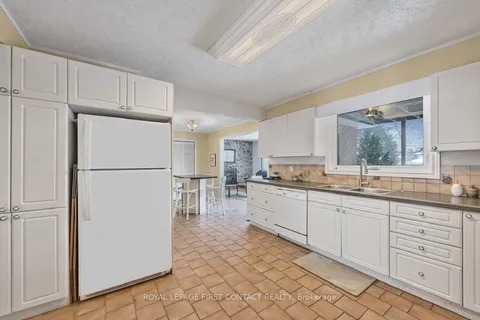 163 Letitia St, Barrie, ON L4N 1P4