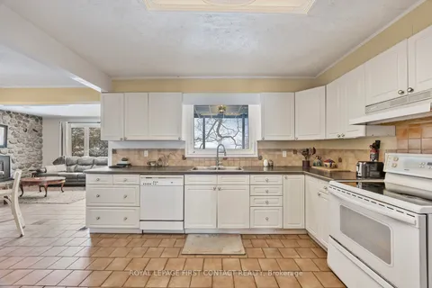 163 Letitia St, Barrie, ON L4N 1P4