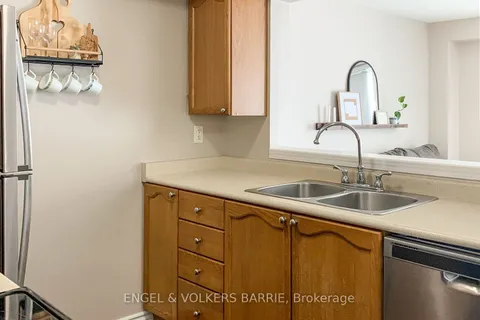 7 Mccausland Crt, Barrie, ON L4N 6C2