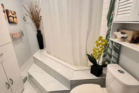 90 O&apos;SHAUGHNESSY Cres, Barrie, ON L4N 7L9