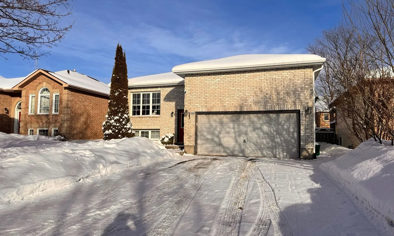 90 O&apos;SHAUGHNESSY Cres, Barrie, ON L4N 7L9