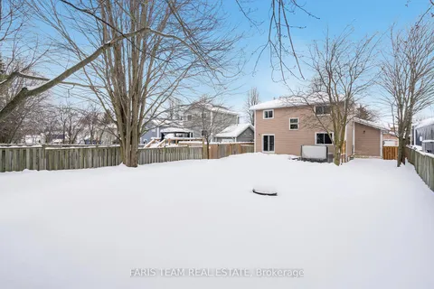82 Elizabeth St, Barrie, ON L4N 6P2