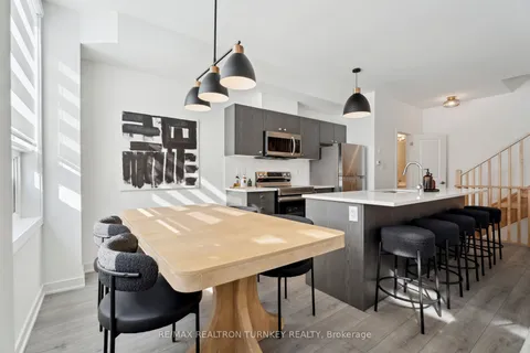 28 Spry Lane, Barrie, ON L9J 0N6