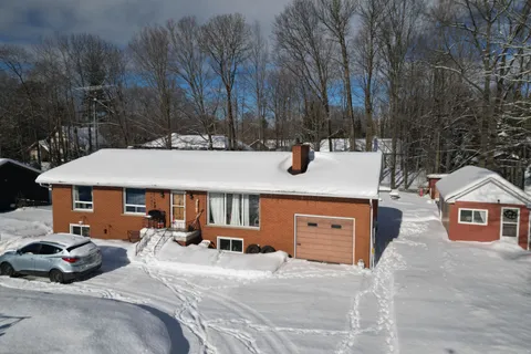 22 Oakwood Avenue, Tiny, ON L9M 0J2
