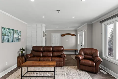 21 John Street, Springwater, ON L0L 1P0