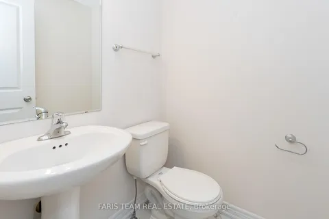 1 Leggott Ave, Barrie, ON L4N 6B1