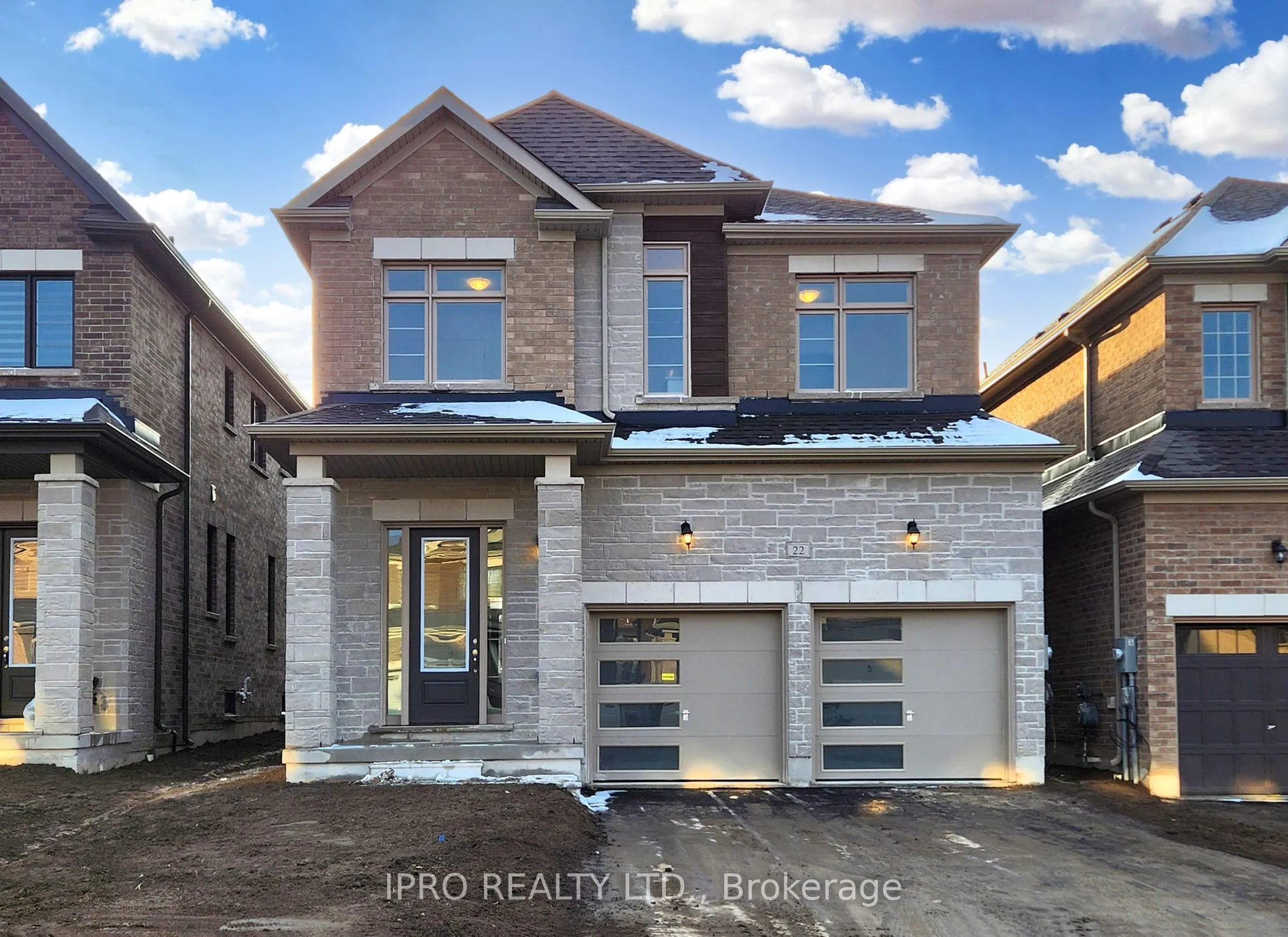 22 Sassafras Road, Springwater, ON L9X 2C6