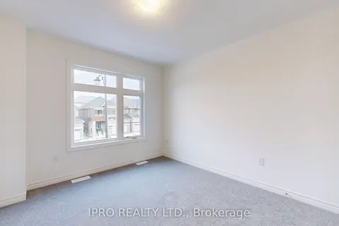 22 Sassafras Road, Springwater, ON L9X 2C6