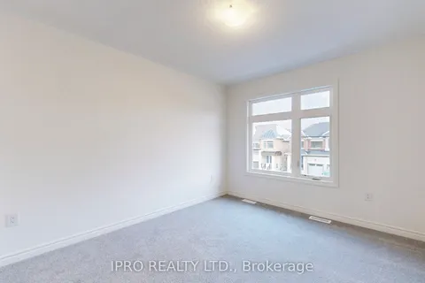 22 Sassafras Road, Springwater, ON L9X 2C6
