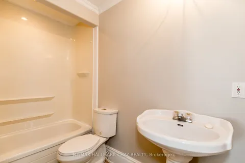 111 Penetang Street, Barrie, ON L4M 1V7