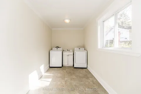 111 Penetang Street, Barrie, ON L4M 1V7