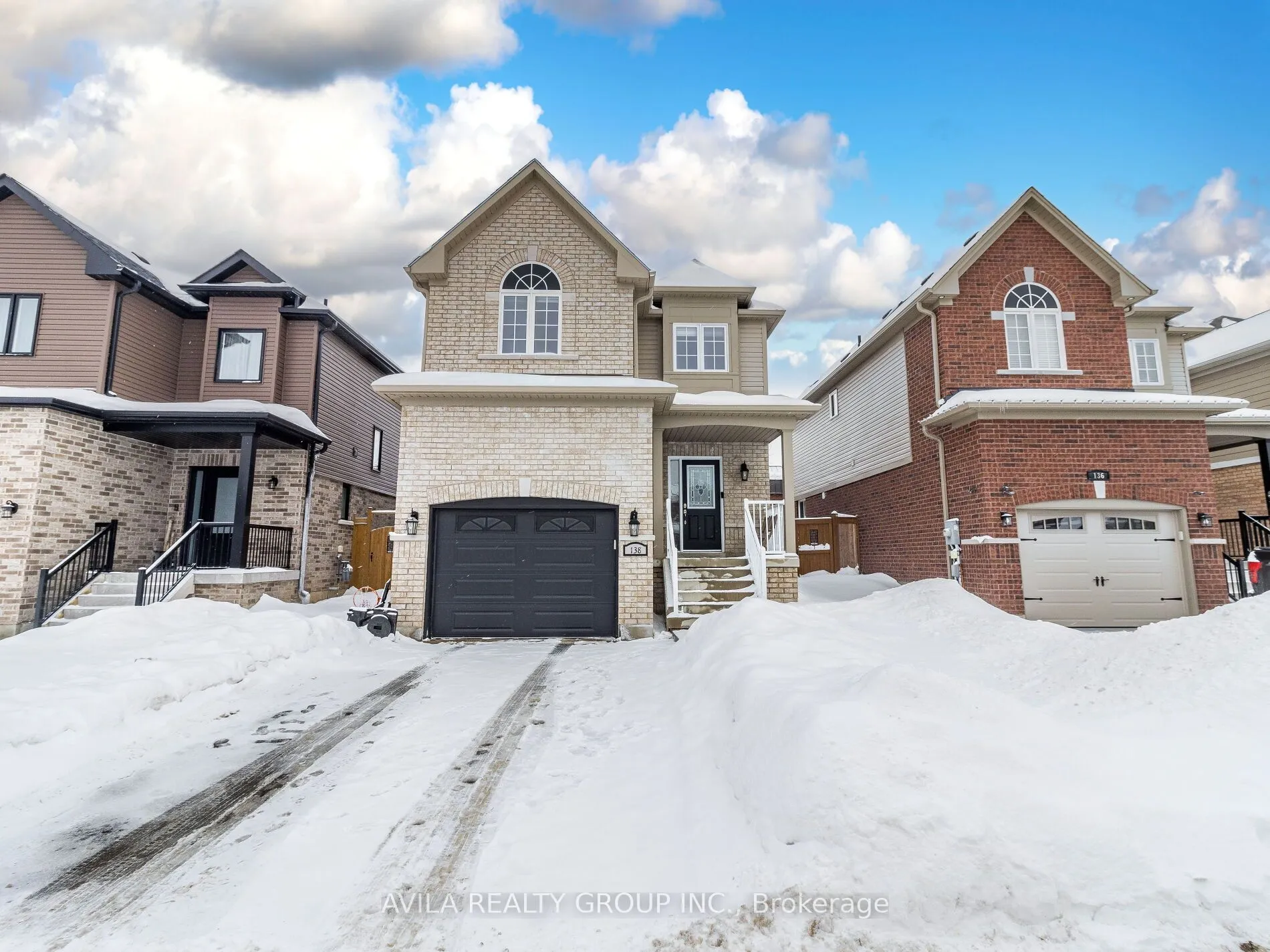 138 Sun King Crescent, Barrie, ON L4M 0E5