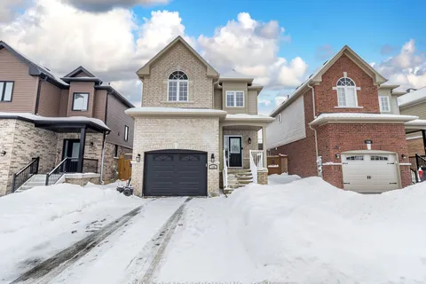 138 Sun King Crescent, Barrie, ON L4M 0E5