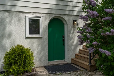 16 William Avenue, Wasaga Beach, ON L9Z 2X3