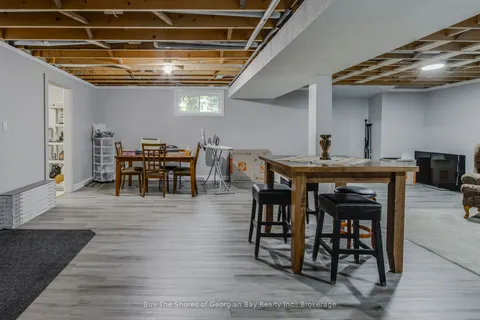 100 PEEL Street, Penetanguishene, ON L9M 1C3