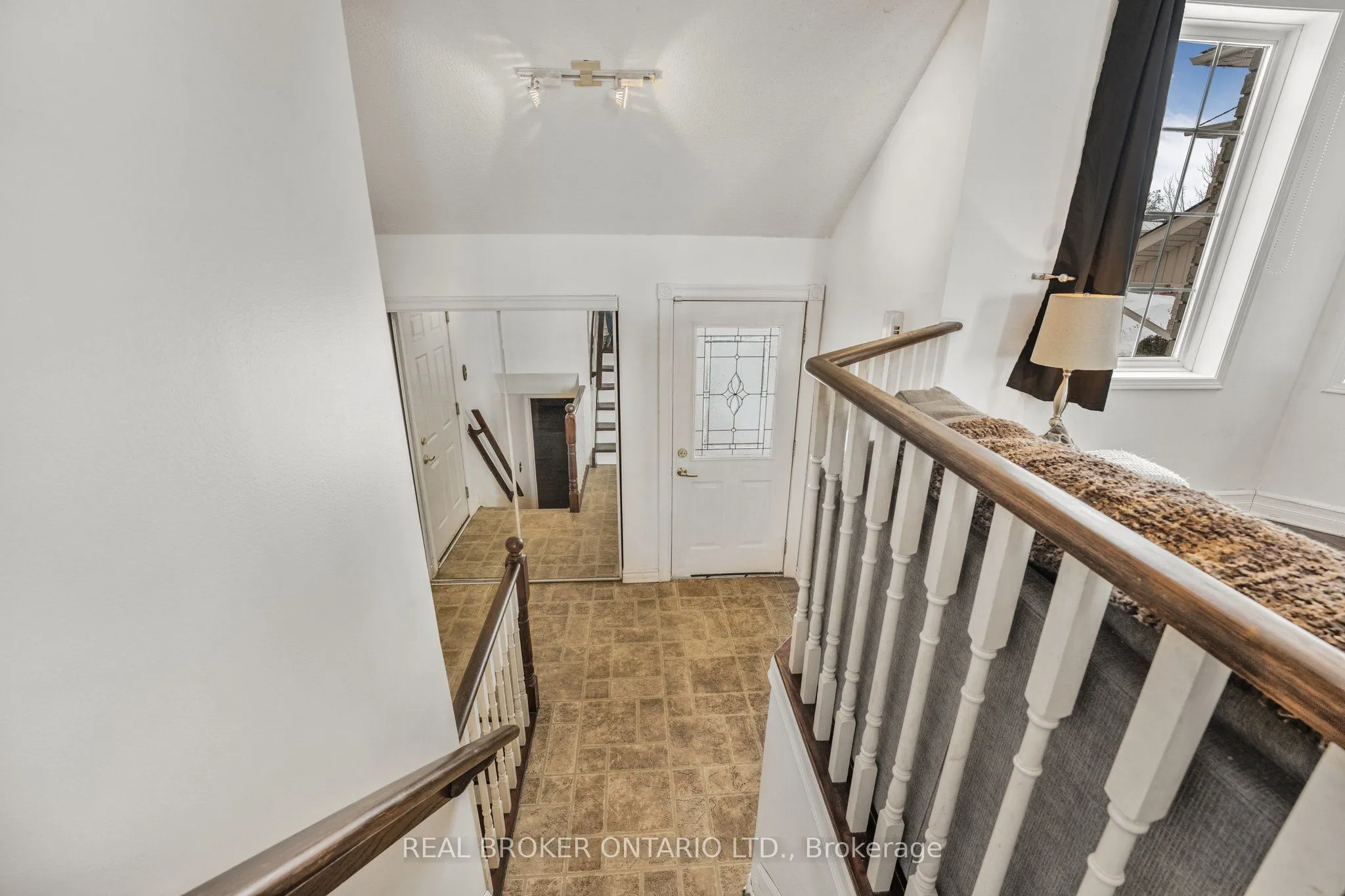 22 Dykstra Drive, Barrie, ON L4N 0E2