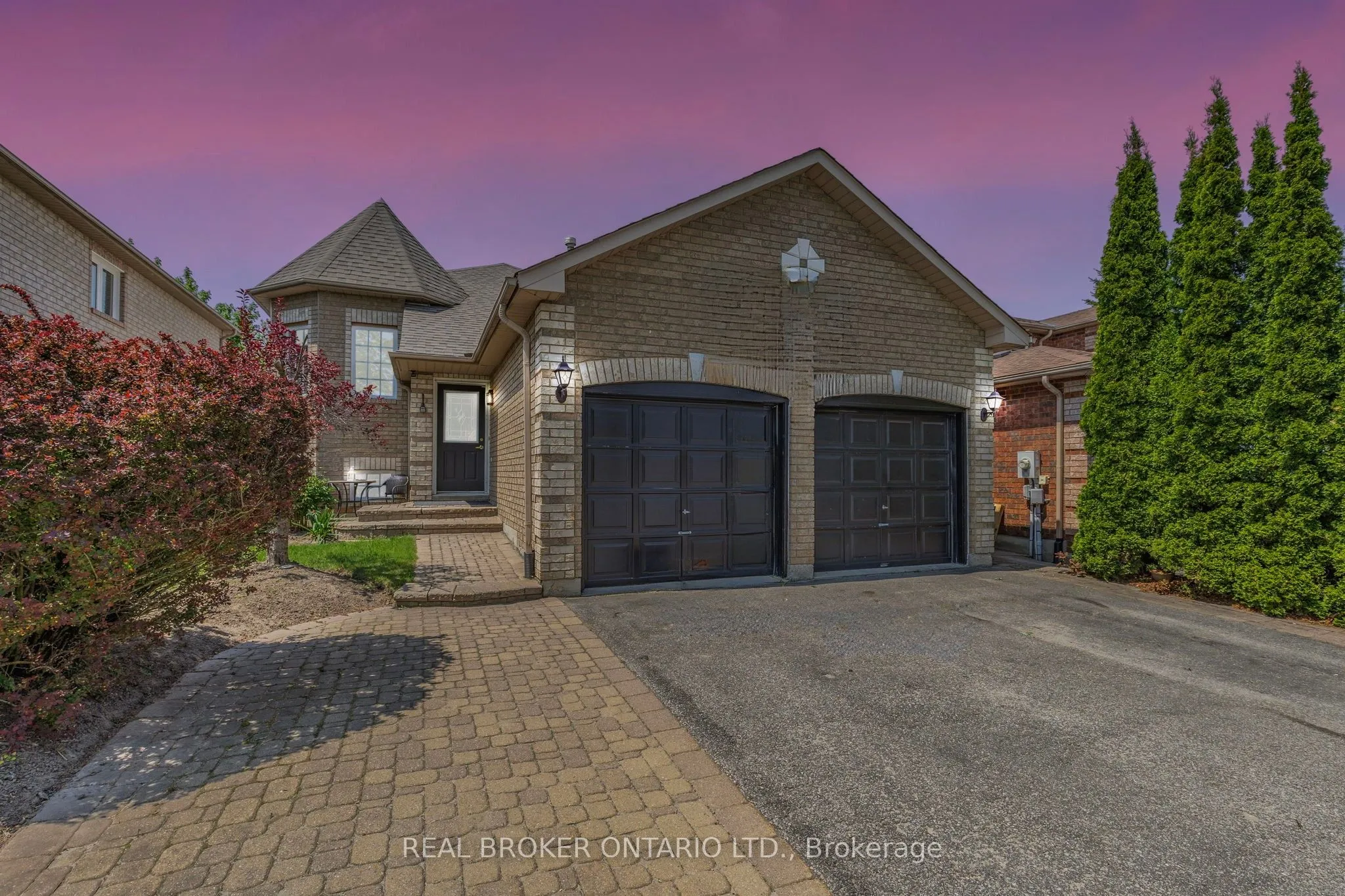 22 Dykstra Drive, Barrie, ON L4N 0E2