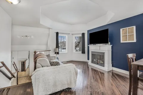 22 Dykstra Drive, Barrie, ON L4N 0E2