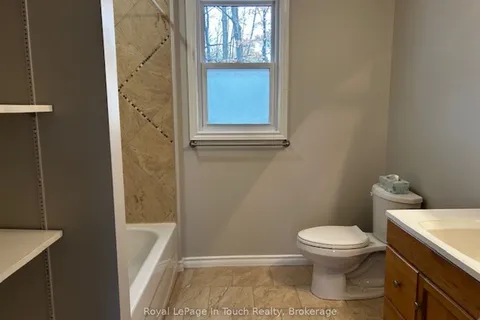 687 MONTREAL Street, Midland, ON L4R 1G5