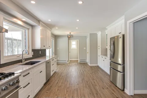 1369 Ryerson Boulevard, Severn, ON L3V 6H4