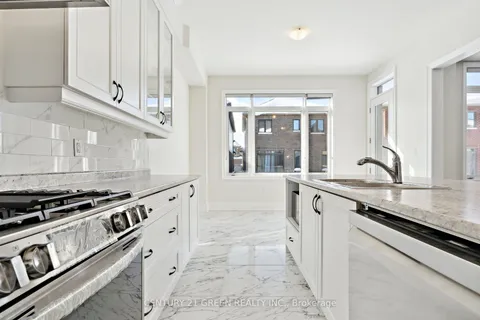 65 Durham Avenue, Barrie, ON L9S 2Z8