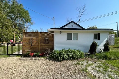 9296 Beachwood Road, Collingwood, ON L9Y 3Z1