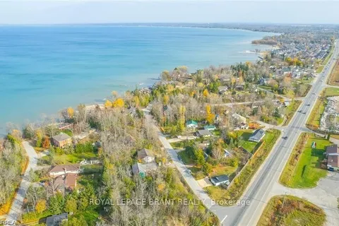 9296 Beachwood Road, Collingwood, ON L9Y 3Z1
