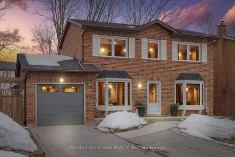33 Pepler Pl, Barrie, ON L4N 5E3