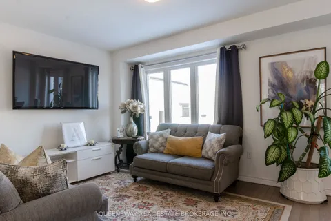 69 Alaskan Heights, Barrie, ON L9J 0H9