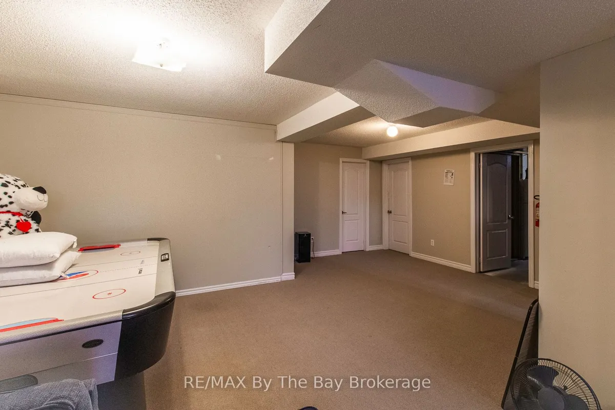 48 Rose Valley Way, Wasaga Beach, ON L9Z 3C4