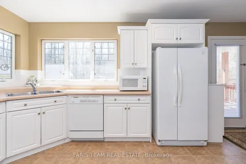 139 Trout Lane, Tiny, ON L9M 0J1
