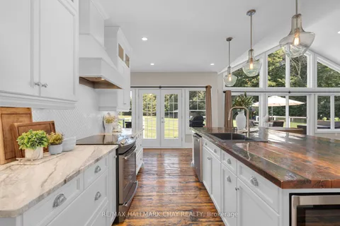 2957 3/4 Sunnidale Side Road, Clearview, ON L0M 1N0