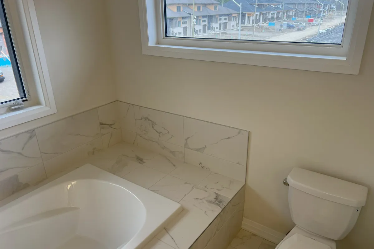 3188 SEARIDGE Street, Severn, ON L3V 8R1