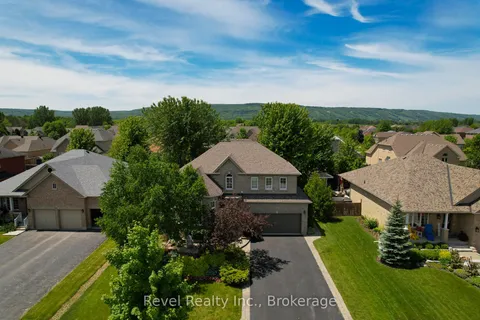 22 Kells Crescent, Collingwood, ON L9Y 0A8