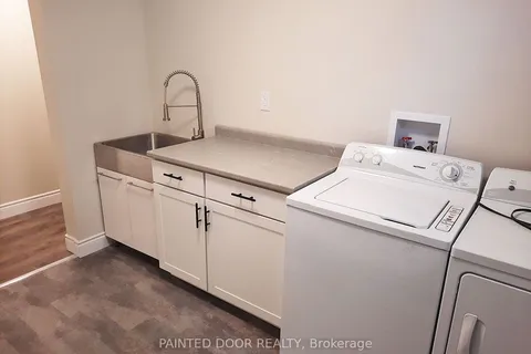68 Red Oak Drive, Barrie, ON L4N 9M5