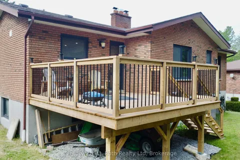 26 Glen Cedar Drive, Tiny, ON L9M 0H8