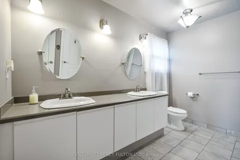 54 Cityview Circle, Barrie, ON L4N 7V1