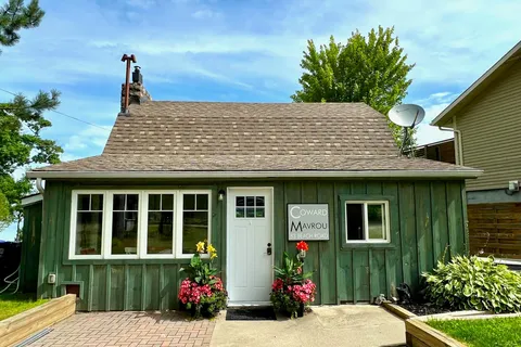 83 BEACH Road, Tiny, ON L9M 1R2