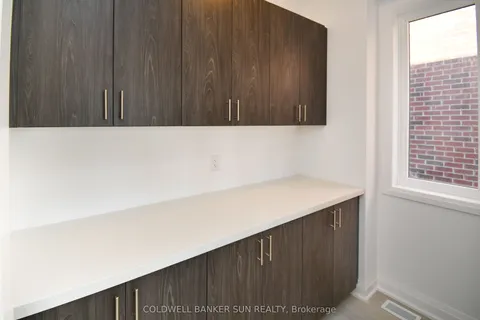 3 Gateway Drive, Barrie, ON L9J 0V1