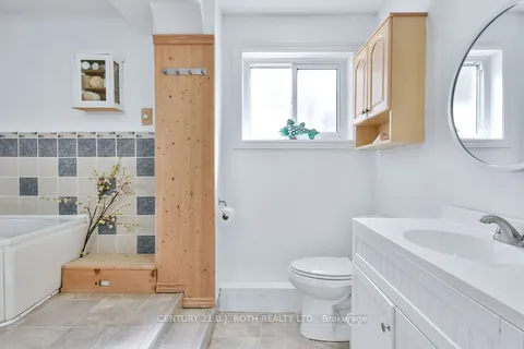 21 Luella Boulevard, Springwater, ON L9X 0X1