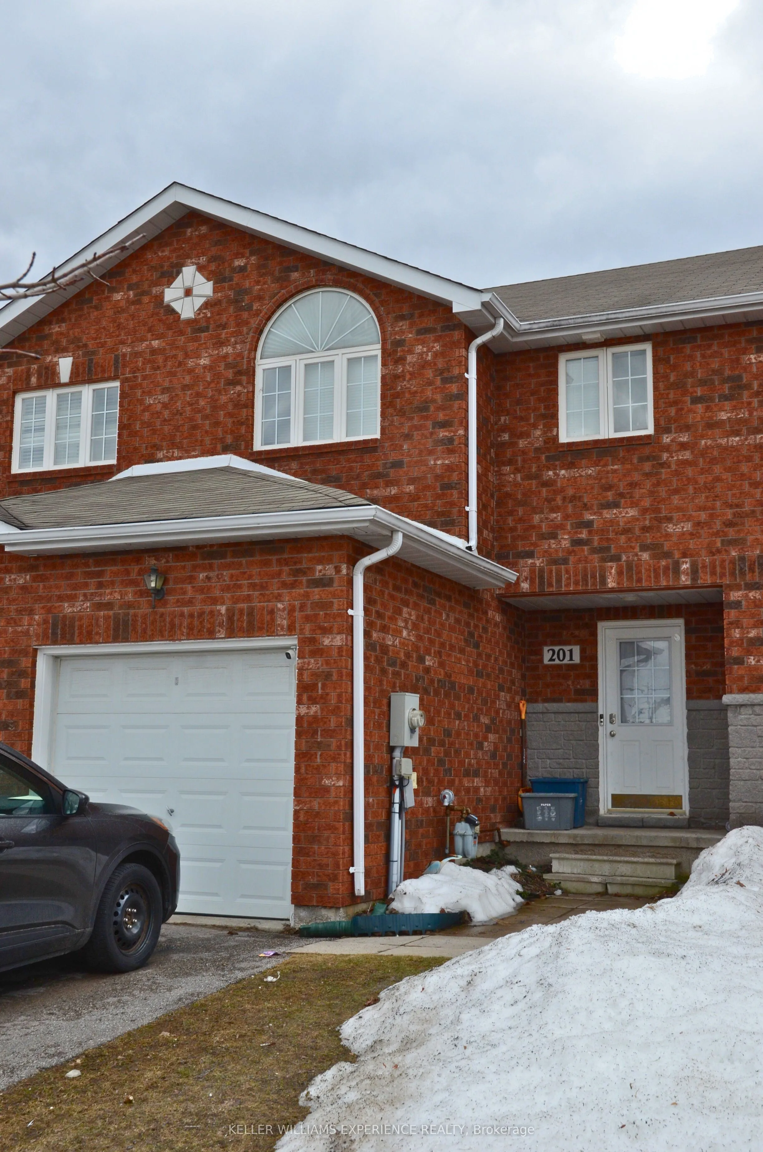 201 STANLEY Street, Barrie, ON L4M 6X9
