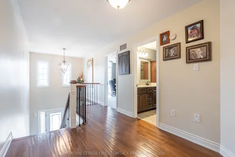 7 Counsellor Terrace, Barrie, ON L4M 7H1