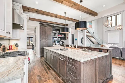 4 Meadowlark Way, Clearview, ON L9Y 0K1