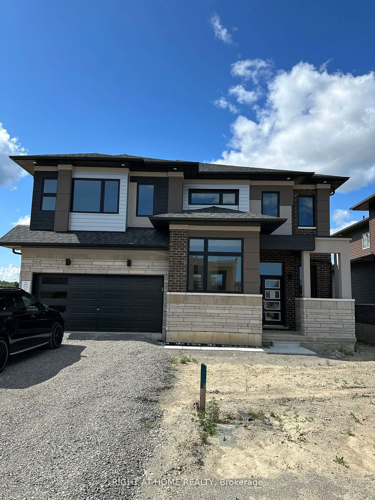 3713 Quayside Drive, Severn, ON L3V 8M9